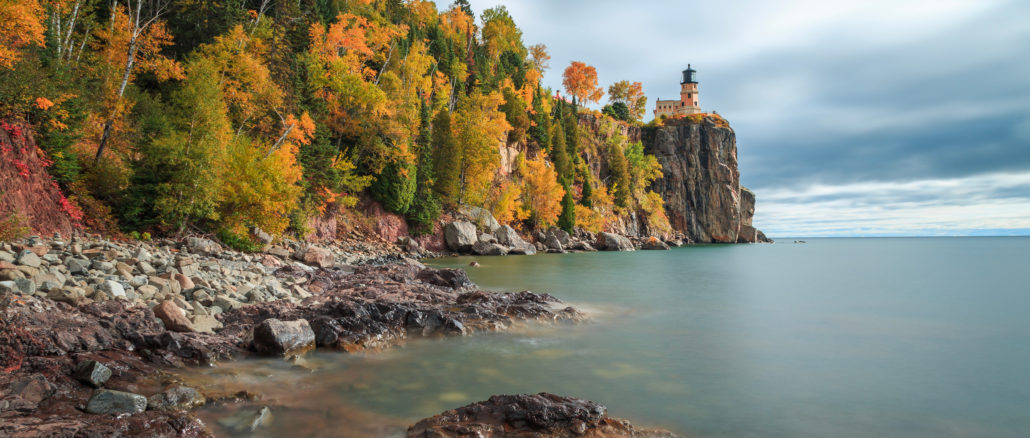 Long,Exposure,Of,Split,Rock,Lighthouse,Complemented,With,Fall,Colored